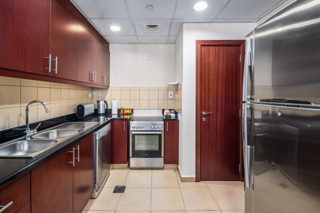Lovely 2-Bed Condo In Jbr - 5 Mins From Beach - Palm View! Dubai Dış mekan fotoğraf